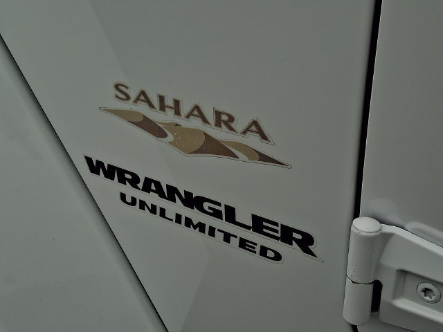 Used 2014 Jeep Wrangler Unlimited Sahara w/ Dual Top Group AWD/4WD image 29