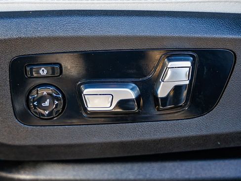 Used 2025 BMW X5 xDrive50e w/ Executive Package image 22