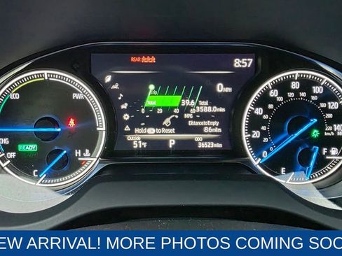 Used 2021 Toyota Venza Limited image 17