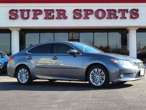 Used 2014 Lexus ES 350 w/ Luxury Package FWD image 1