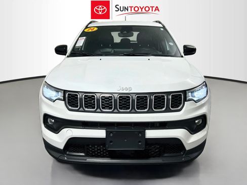 Used 2024 Jeep Compass Latitude AWD/4WD image 10