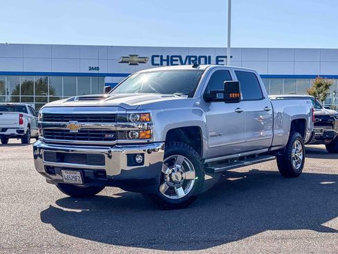 Used 2017 Chevrolet Silverado 2500 LT w/ LT Convenience Package AWD/4WD image 1