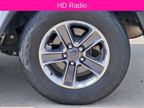 Used 2021 Jeep Wrangler Unlimited Sahara AWD/4WD image 12