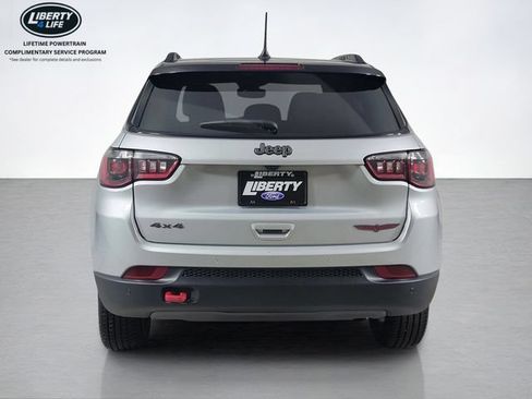 Used 2025 Jeep Compass Trailhawk AWD/4WD image 4