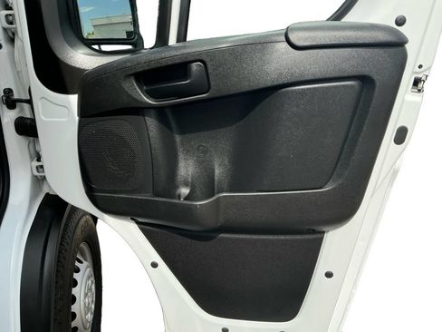 Used 2025 RAM ProMaster 2500 w/ Convenience Group FWD image 16