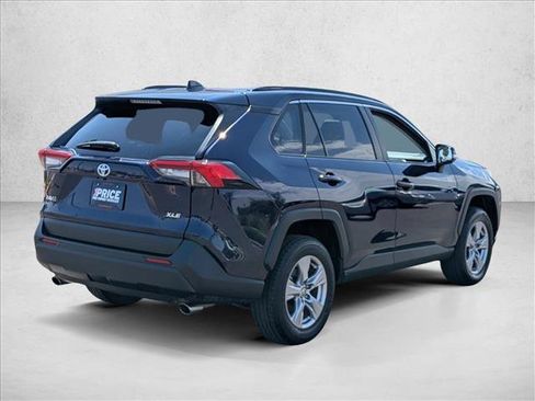 Used 2025 Toyota RAV4 XLE FWD image 5