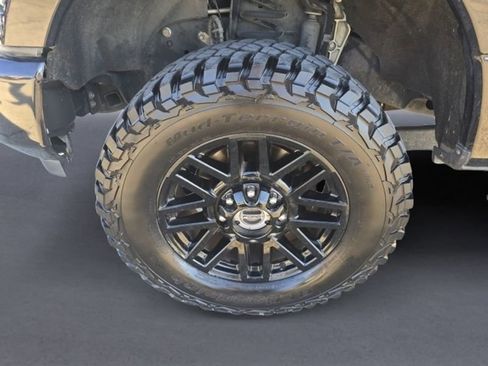 Used 2022 Ford F350 Lariat w/ Black Appearance Package image 6