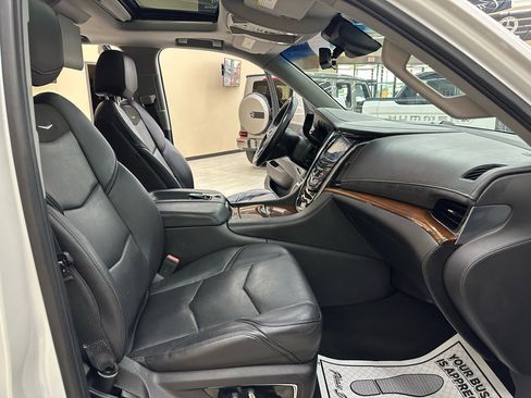 Used 2018 Cadillac Escalade Premium Luxury image 51