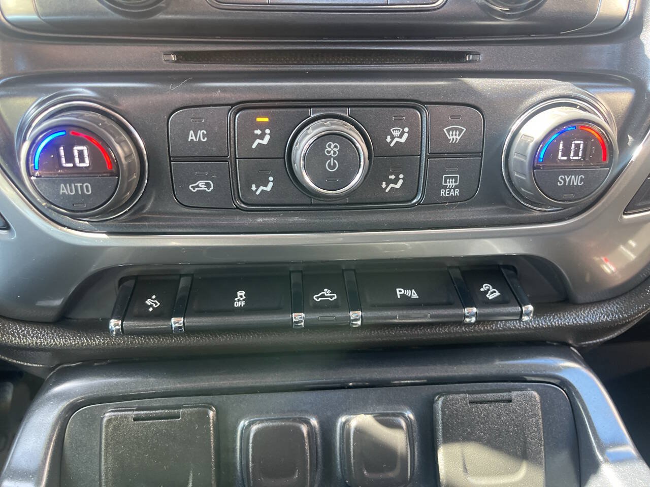 Used 2015 Chevrolet Silverado 2500 LTZ w/ LTZ Plus Package AWD/4WD image 31