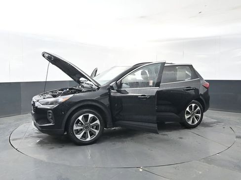 Used 2025 Ford Escape Platinum AWD/4WD image 27