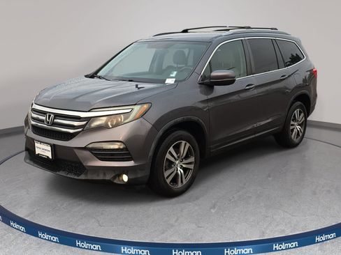 Used 2017 Honda Pilot EX image 1