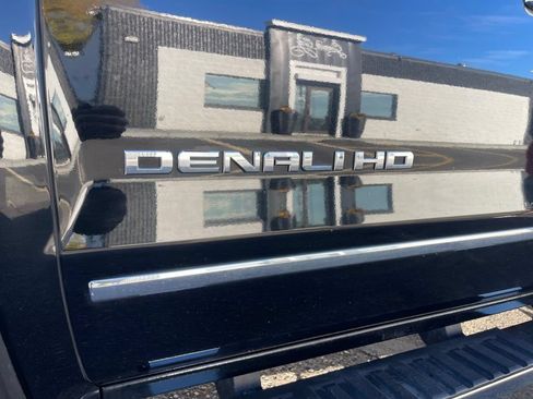 Used 2016 GMC Sierra 2500 Denali w/ Duramax Plus Package AWD/4WD image 21