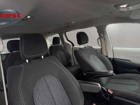 Used 2024 Chrysler Voyager LX FWD image 22