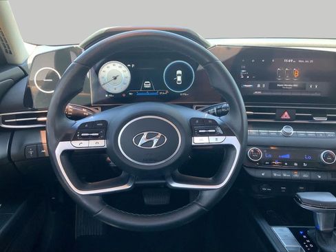 Used 2021 Hyundai Elantra Limited FWD image 6