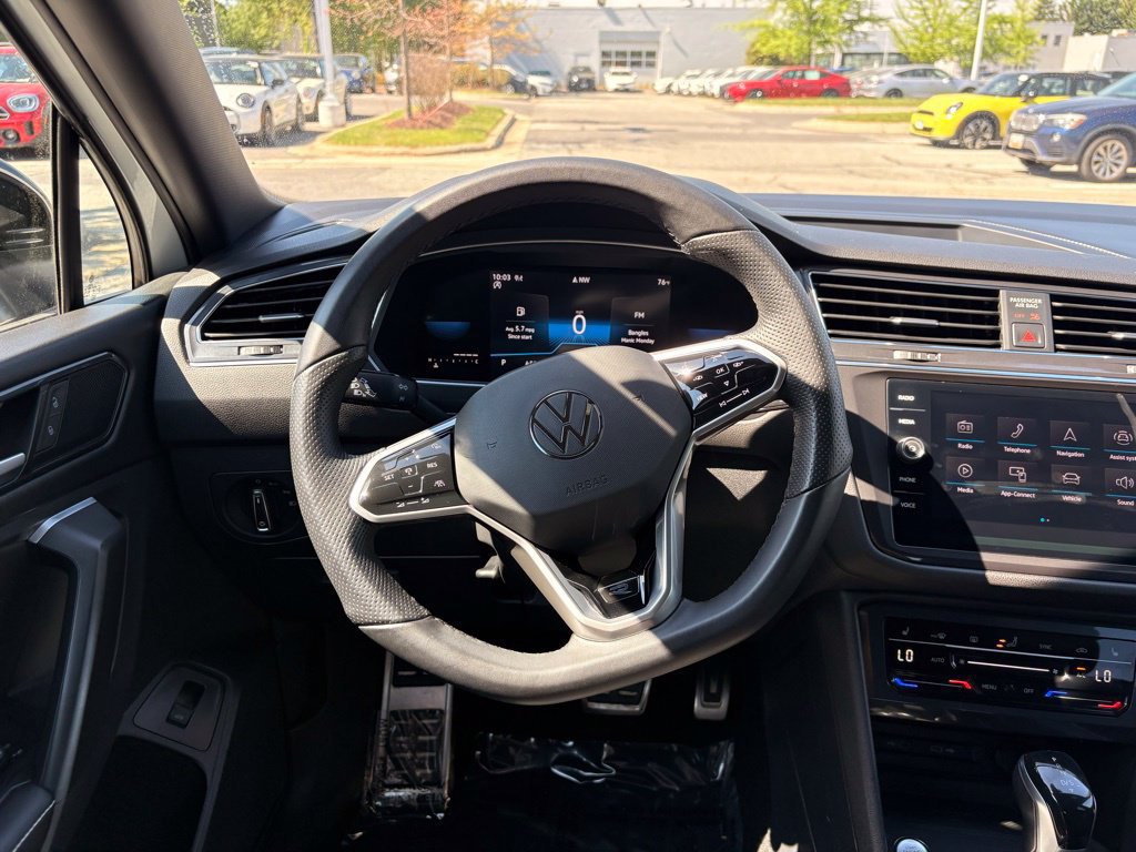 Used 2022 Volkswagen Tiguan SE R-Line AWD/4WD image 21