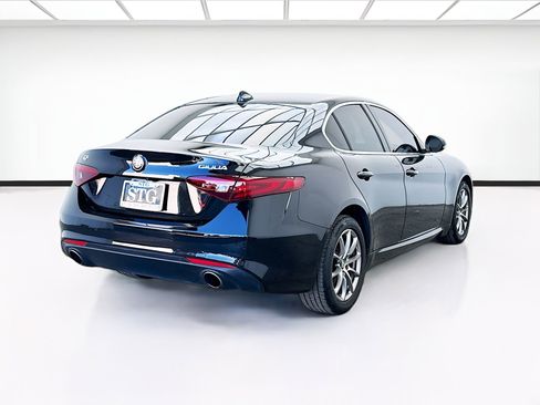 Used 2019 Alfa Romeo Giulia AWD image 4