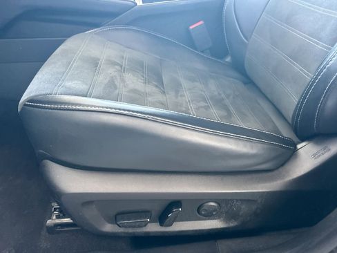 Used 2024 Mitsubishi Outlander SE image 12