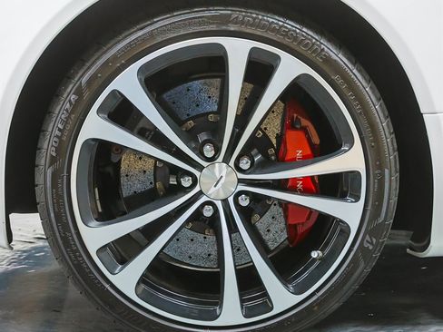 Used 2011 Aston Martin V12 Vantage Coupe image 39