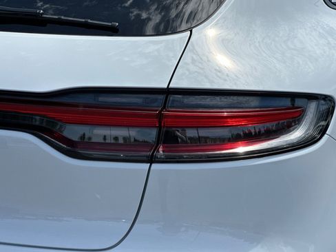 Certified 2025 Porsche Macan Turbo AWD/4WD image 28