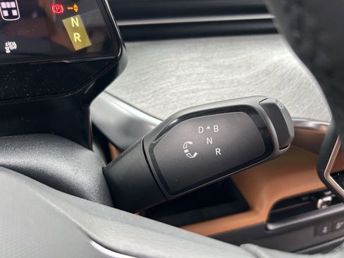 New 2025 Volkswagen ID. Buzz Pro S Plus image 20