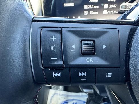 Used 2025 Nissan Kicks SR w/ SR Premium Package image 21