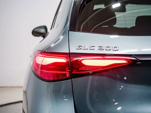 Used 2026 Mercedes-Benz GLC 300 GLC 300 image 9