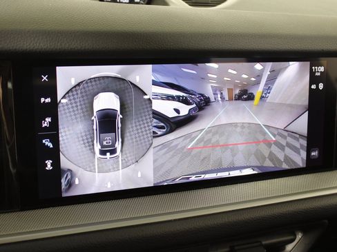 Used 2024 Porsche Cayenne Coupe image 29