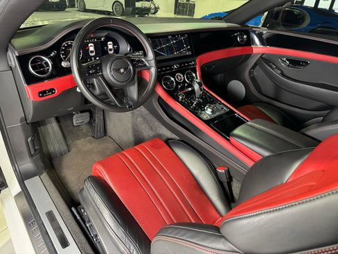 Used 2020 Bentley Continental GT image 9