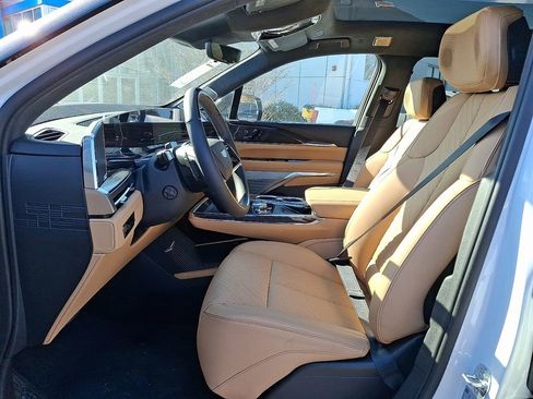 New 2025 Cadillac Escalade IQ Sport 2 w/ LPO, ONYX Package image 10