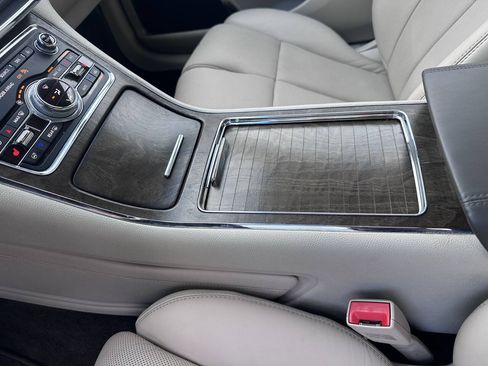 Used 2018 Lincoln Continental Select w/ Continental Climate Package FWD image 29
