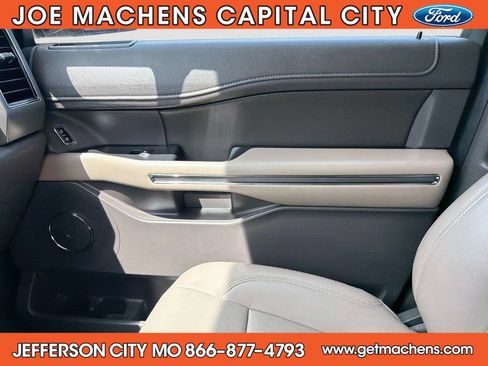 Used 2020 Ford Expedition XLT w/ Equipment Group 202A AWD/4WD image 22