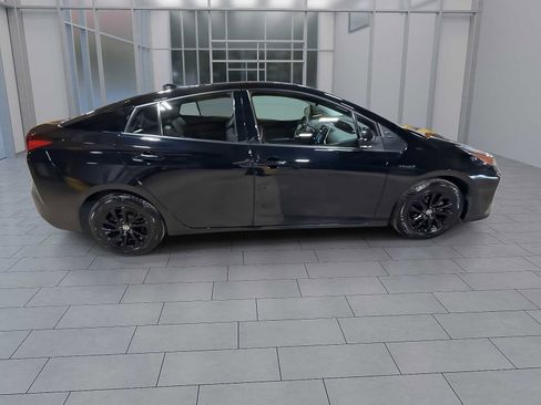 Certified 2022 Toyota Prius AWD image 9