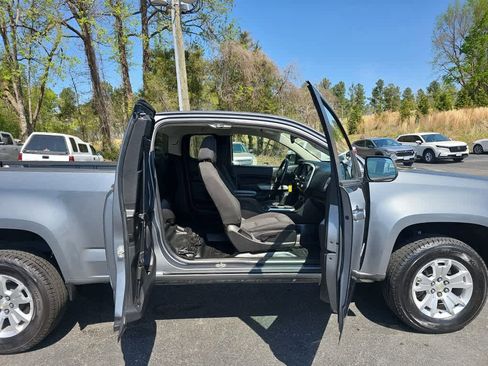 Used 2022 Chevrolet Colorado LT w/ Fleet Safety Package image 25