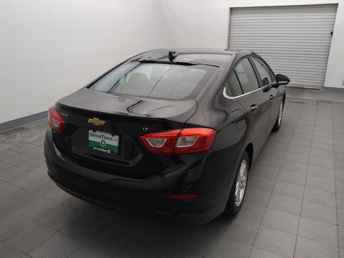 Used 2017 Chevrolet Cruze LT w/ Convenience Package FWD image 7