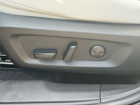 New 2025 Mitsubishi Outlander SE image 23