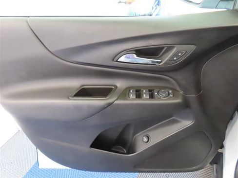 Used 2023 Chevrolet Equinox LT w/ Driver Convenience Package AWD/4WD image 16