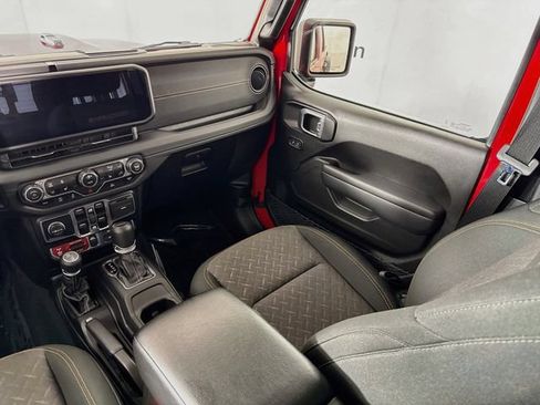Used 2024 Jeep Gladiator Mojave w/ Convenience Group AWD/4WD image 22