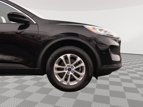 Used 2020 Ford Escape SE image 27