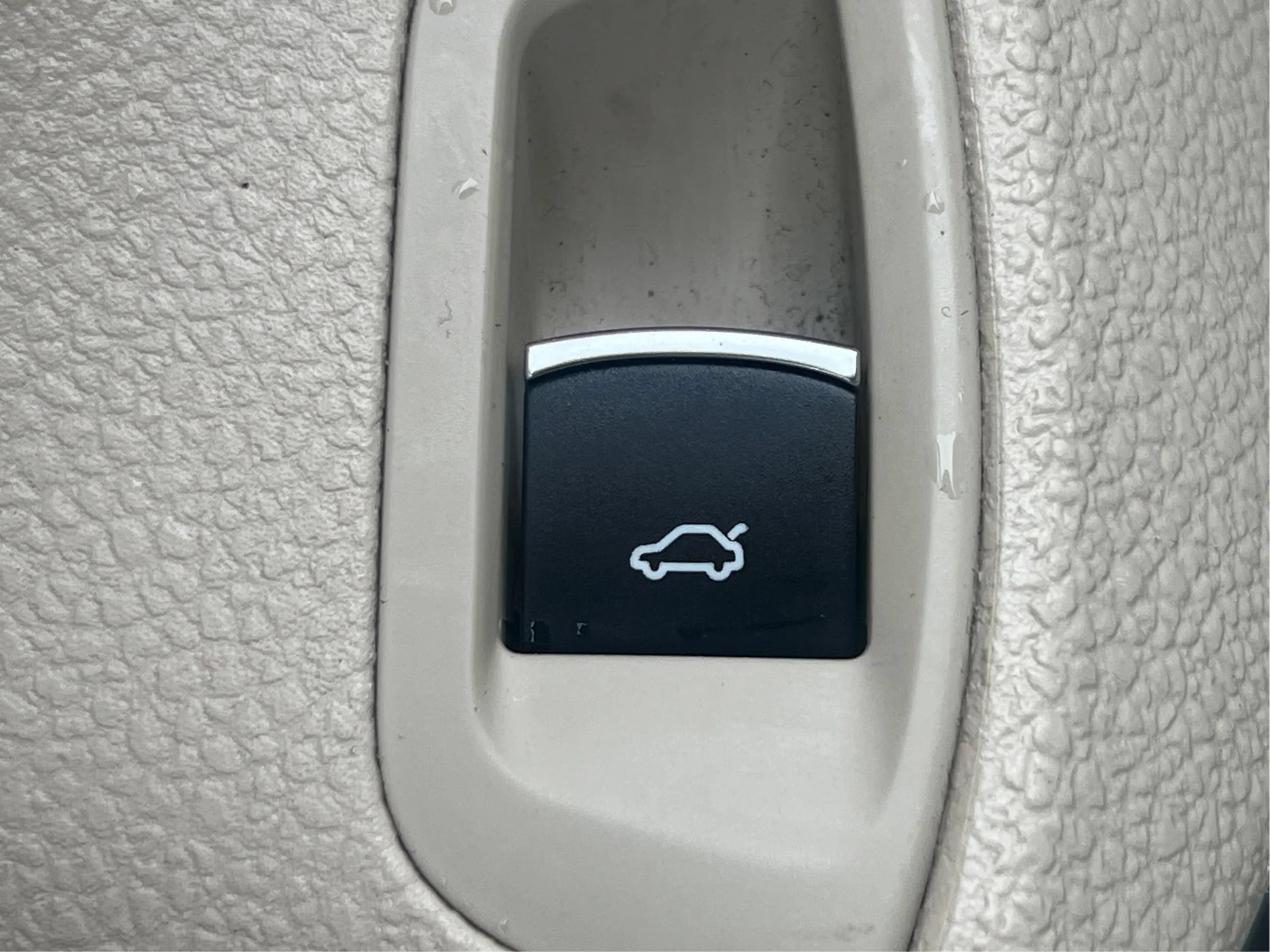 Used 2012 Volkswagen Passat TDI SE FWD image 44