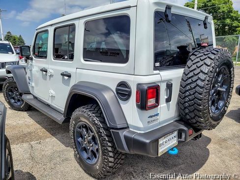 Used 2023 Jeep Wrangler Unlimited w/ Sun & Screen Package AWD/4WD image 10