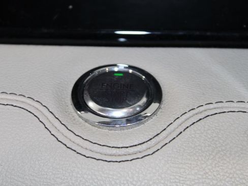 Used 2018 Lincoln Navigator Select RWD image 30