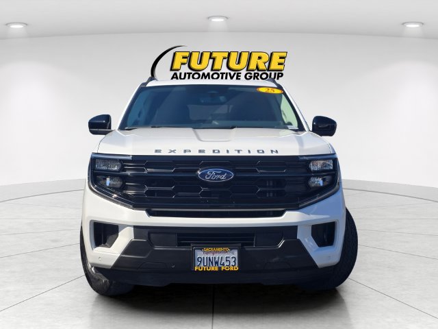 Used 2025 Ford Expedition Active AWD/4WD image 2