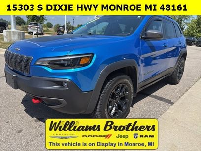 Used 2019 Jeep Cherokee Trailhawk w/ Cold Weather Group