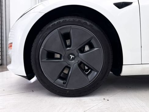 Used 2023 Tesla Model 3 Standard Range RWD image 16