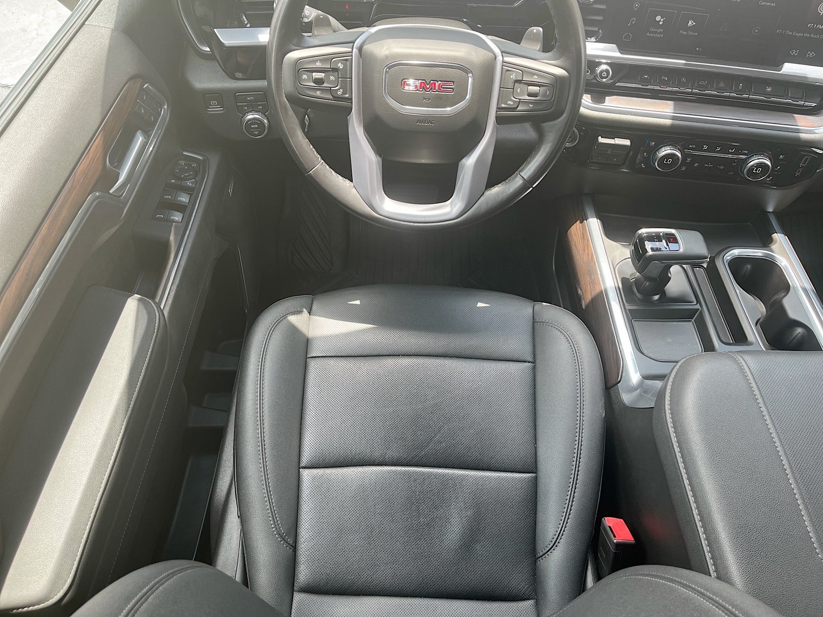 Used 2023 GMC Sierra 1500 SLT w/ SLT Premium Plus Package AWD/4WD image 23