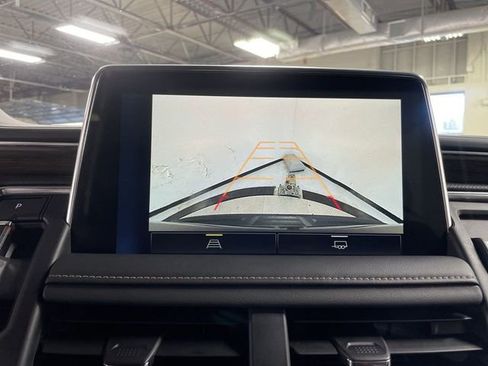 Used 2024 Chevrolet Tahoe Premier AWD/4WD image 17