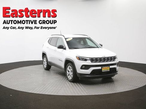 Used 2024 Jeep Compass Latitude AWD/4WD image 45