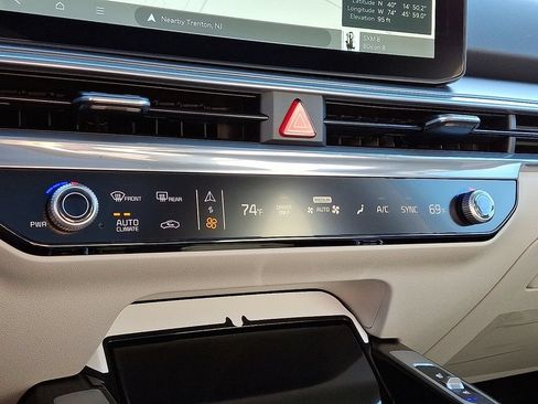 New 2025 Kia Sorento SX Prestige AWD/4WD image 13