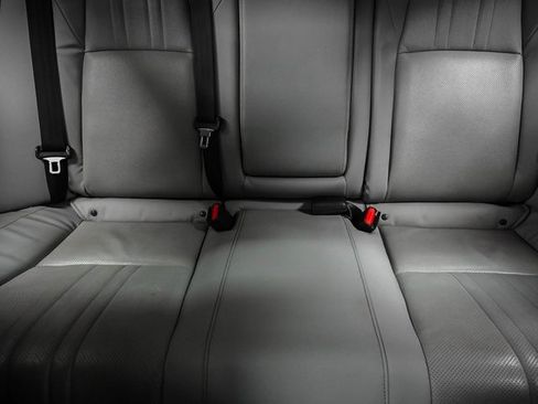 Used 2018 Honda Accord Touring image 18