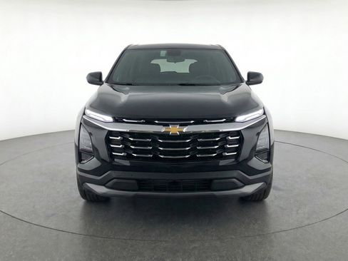 Used 2025 Chevrolet Equinox LT FWD image 2